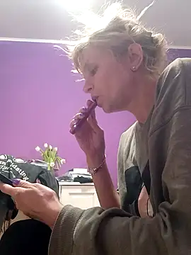 Snapshot of BritneyHudson chatting on March 3, 2026, 6:09 am BritneyHudson online show from March 3, 2026, 6:09 am