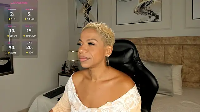 summer night  online show from December 18, 2025, 11:47 am