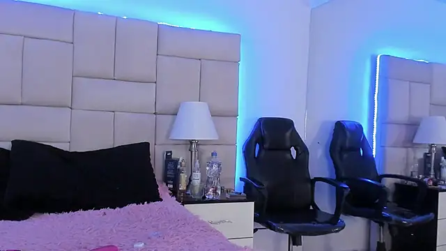 IsisLoveyes  online show from March 7, 2025, 9:27 pm