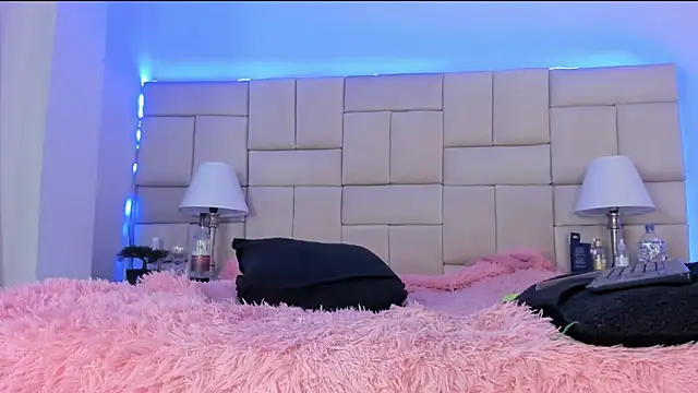 IsisLoveyes  online show from March 8, 2025, 3:39 am