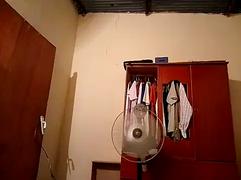 sincuenton24cmts online show from October 5, 2025, 2:24 am