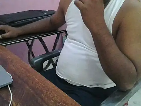 Snapshot of ITGuyhyd chatting on November 6, 2025, 7:45 am ITGuyhyd online show from November 6, 2025, 7:45 am