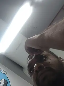 Snapshot of ITGuyhyd chatting on December 16, 2025, 8:40 am ITGuyhyd online show from December 16, 2025, 8:40 am