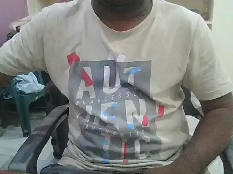 Snapshot of ITGuyhyd chatting on November 22, 2025, 9:52 am ITGuyhyd online show from November 22, 2025, 9:52 am