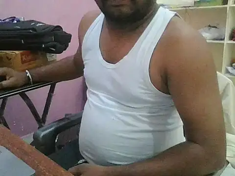 Snapshot of ITGuyhyd chatting on December 2, 2025, 8:16 am ITGuyhyd online show from December 2, 2025, 8:16 am