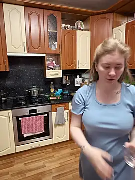 D0nna  online show from April 3, 2026, 6:36 pm