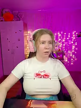 D0nna  online show from April 19, 2026, 6:10 pm