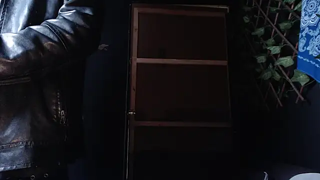 Snapshot of Dicaprioo_ chatting on November 11, 2025, 1:33 am Dicaprioo online show from November 11, 2025, 1:33 am