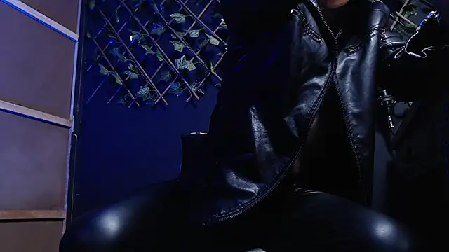 Snapshot of Dicaprioo_ chatting on December 3, 2025, 4:24 am Dicaprioo online show from December 3, 2025, 4:24 am