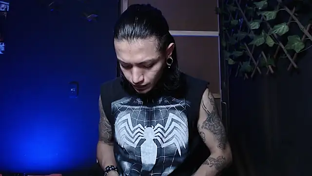 Snapshot of Dicaprioo_ chatting on October 23, 2025, 1:59 am Dicaprioo online show from October 23, 2025, 1:59 am