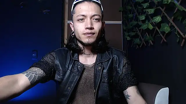 Snapshot of Dicaprioo_ chatting on October 24, 2025, 5:39 am Dicaprioo online show from October 24, 2025, 5:39 am