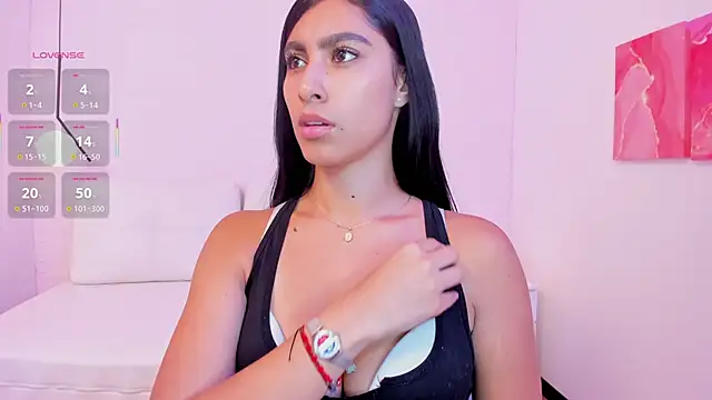 Snapshot of Emily_roux chatting on October 8, 2025, 12:23 am Emily roux online show from October 8, 2025, 12:23 am