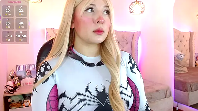 Charlotte Jones   online show from December 4, 2025, 10:58 am