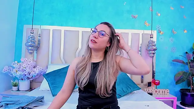 Snapshot of RubbyTaylor chatting on February 10, 2026, 2:27 pm RubbyTaylor online show from February 10, 2026, 2:27 pm