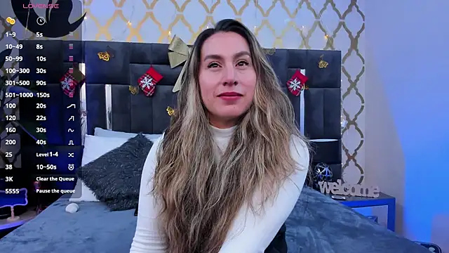 Snapshot of RubbyTaylor chatting on November 28, 2025, 2:28 pm RubbyTaylor online show from November 28, 2025, 2:28 pm