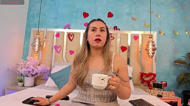 Snapshot of RubbyTaylor chatting on February 13, 2026, 5:02 pm RubbyTaylor online show from February 13, 2026, 5:02 pm