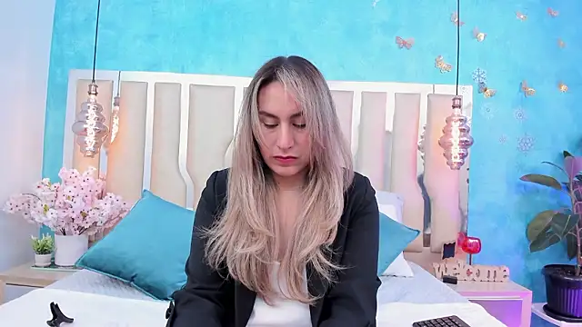 Snapshot of RubbyTaylor chatting on February 9, 2026, 2:37 pm RubbyTaylor online show from February 9, 2026, 2:37 pm