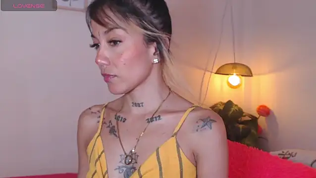 Snapshot of Veronicaa_2 chatting on April 25, 2026, 8:50 pm Veronicaa 2 online show from April 25, 2026, 8:50 pm