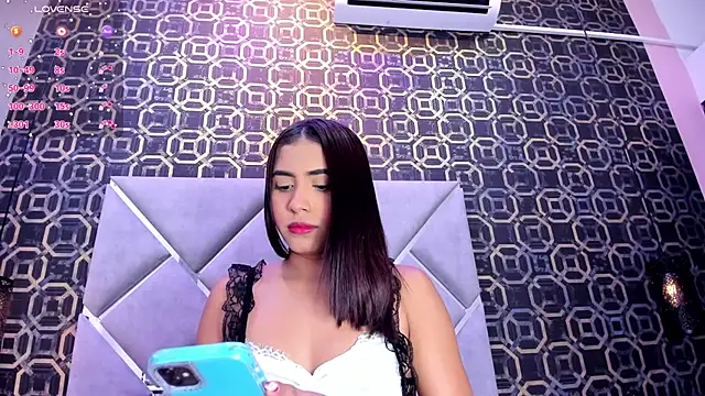 CherryBlossom23 online show from November 4, 2025, 1:42 am