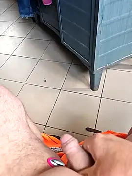 Szeltolo001 online show from April 21, 2026, 12:01 pm