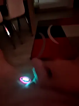 Szeltolo001 online show from April 22, 2026, 1:56 am