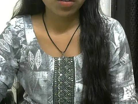 Snapshot of momo_lov chatting on September 29, 2025, 5:14 am momo lov online show from September 29, 2025, 5:14 am