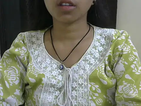 Snapshot of momo_lov chatting on September 27, 2025, 5:13 am momo lov online show from September 27, 2025, 5:13 am