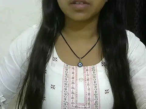 Snapshot of momo_lov chatting on September 22, 2025, 5:57 am momo lov online show from September 22, 2025, 5:57 am