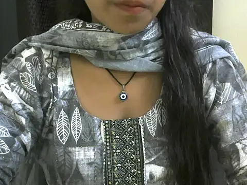Snapshot of momo_lov chatting on September 25, 2025, 5:35 am momo lov online show from September 25, 2025, 5:35 am