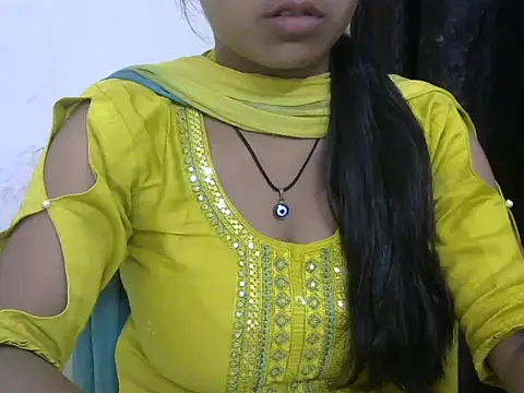 Snapshot of momo_lov chatting on September 24, 2025, 5:14 am momo lov online show from September 24, 2025, 5:14 am