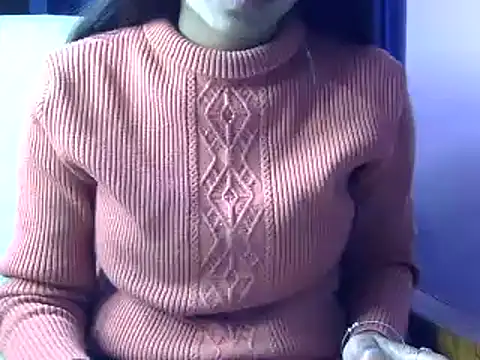 Snapshot of momo_lov chatting on February 16, 2025, 6:10 am momo lov online show from February 16, 2025, 6:10 am