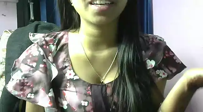Snapshot of momo_lov chatting on February 13, 2025, 5:16 am momo lov online show from February 13, 2025, 5:16 am
