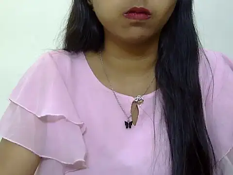 Snapshot of momo_lov chatting on March 17, 2025, 8:29 am momo lov online show from March 17, 2025, 8:29 am
