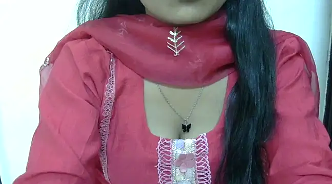 Snapshot of momo_lov chatting on March 10, 2025, 5:33 am momo lov online show from March 10, 2025, 5:33 am