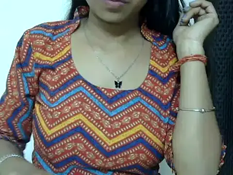 Snapshot of momo_lov chatting on February 22, 2025, 8:18 am momo lov online show from February 22, 2025, 8:18 am