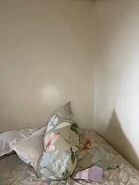 sweet18creamybigpussy online show from October 19, 2025, 6:49 am