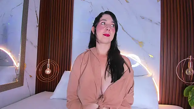 dahianthompson online show from October 18, 2025, 9:28 pm