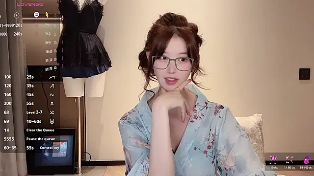 Snapshot of omaiiil chatting on November 9, 2025, 1:04 pm omaiiil online show from November 9, 2025, 1:04 pm