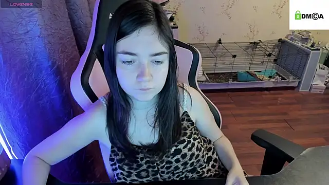 Snapshot of Crazy_forest_fairy chatting on October 5, 2025, 9:27 pm Crazy forest fairy online show from October 5, 2025, 9:27 pm