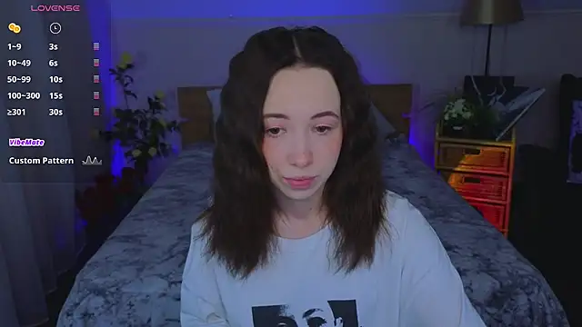 Hayle Hill online show from March 11, 2026, 2:27 am