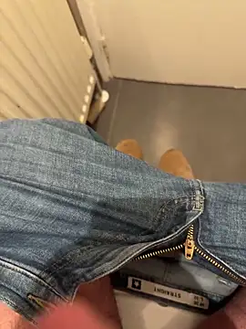 Snapshot of Rafal555578 chatting on January 10, 2025, 10:15 pm Rafal555578 online show from January 10, 2025, 10:15 pm