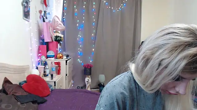 BLACKPeonyy online show from October 28, 2025, 1:21 pm