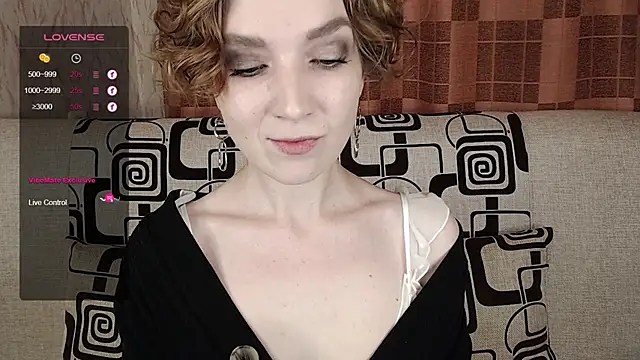 TinaWince online show from November 2, 2025, 5:01 am