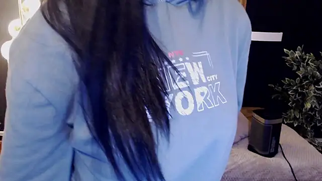 Snapshot of dafne_bss chatting on March 18, 2025, 8:39 am dafne bss online show from March 18, 2025, 8:39 am