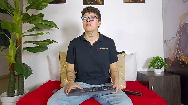 Snapshot of alex_noa chatting on February 2, 2026, 7:35 pm alex noa online show from February 2, 2026, 7:35 pm