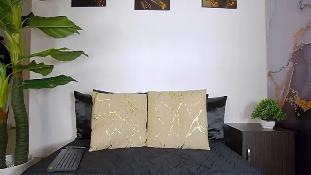 Snapshot of alex_noa chatting on February 12, 2026, 7:24 pm alex noa online show from February 12, 2026, 7:24 pm