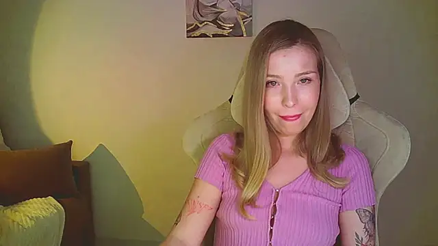 Snapshot of mia_raspberrie chatting on June 22, 2026, 9:56 pm mia raspberrie online show from June 22, 2026, 9:56 pm