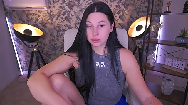 Snapshot of ArianaDarkk chatting on July 17, 2026, 6:43 am ArianaDarkk online show from July 17, 2026, 6:43 am