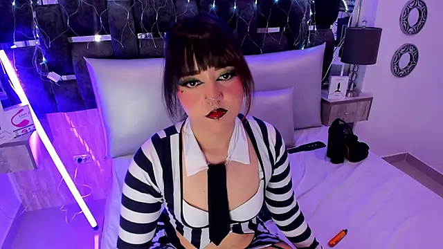 Snapshot of Charlotte_Myers chatting on February 24, 2025, 5:53 pm Charlotte Myers online show from February 24, 2025, 5:53 pm