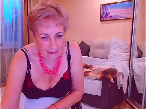 Snapshot of Victoria5643 chatting on May 19, 2026, 5:42 pm Victoria5643 online show from May 19, 2026, 5:42 pm